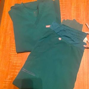 FIGS hunter green scrubs